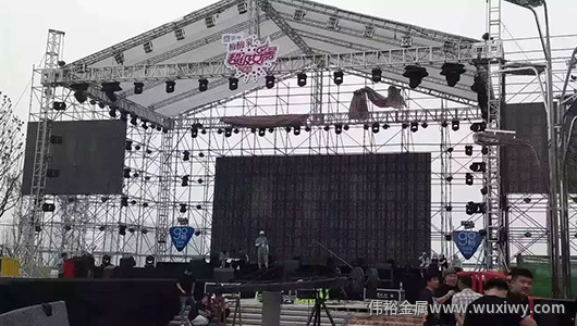 鋁合金桁架搭建人字篷演唱會會舞臺